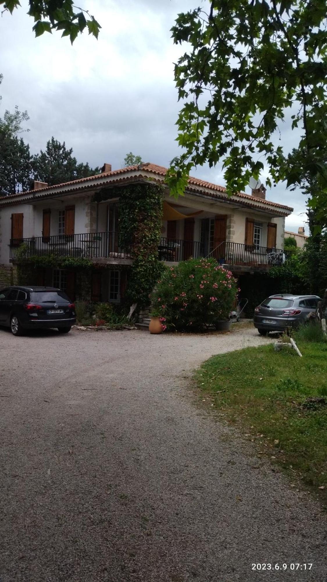 La Maison Du Bonheur Velleron Экстерьер фото